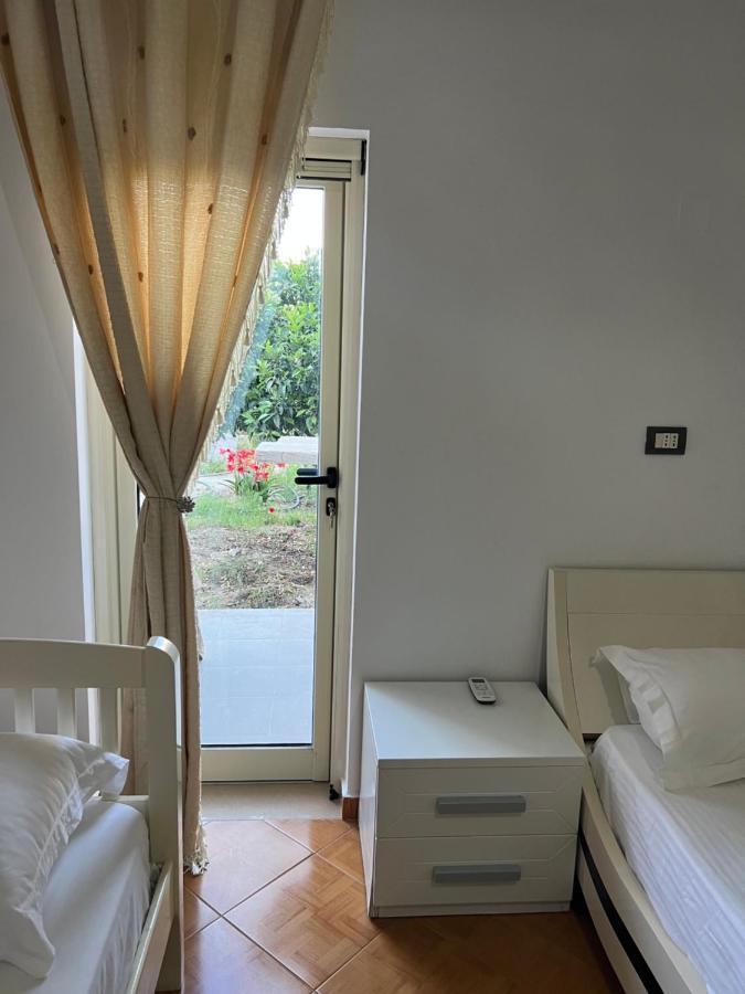 Rooms For Rent Habipi Vlorë Екстериор снимка