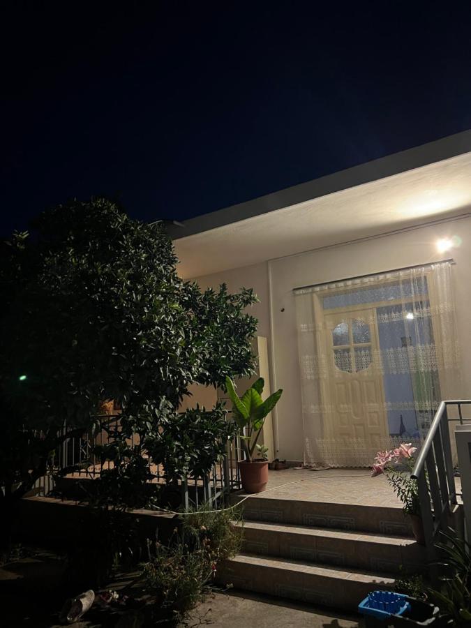 Rooms For Rent Habipi Vlorë Екстериор снимка