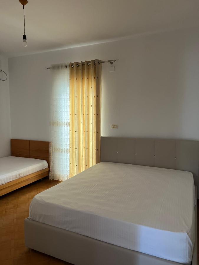 Rooms For Rent Habipi Vlorë Екстериор снимка