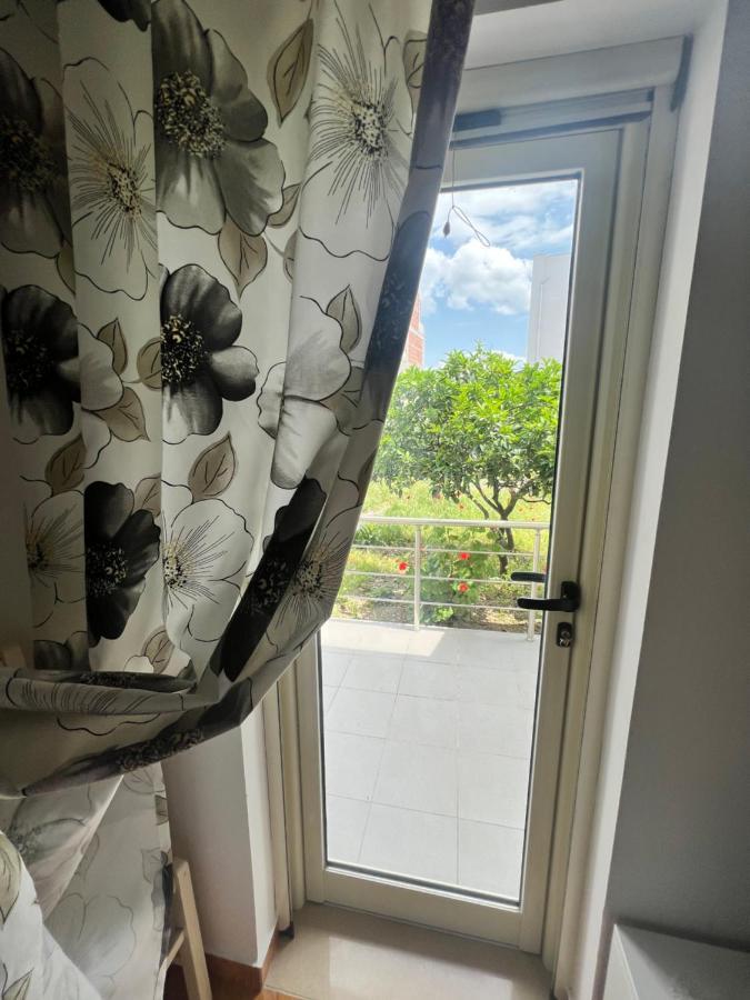 Rooms For Rent Habipi Vlorë Екстериор снимка